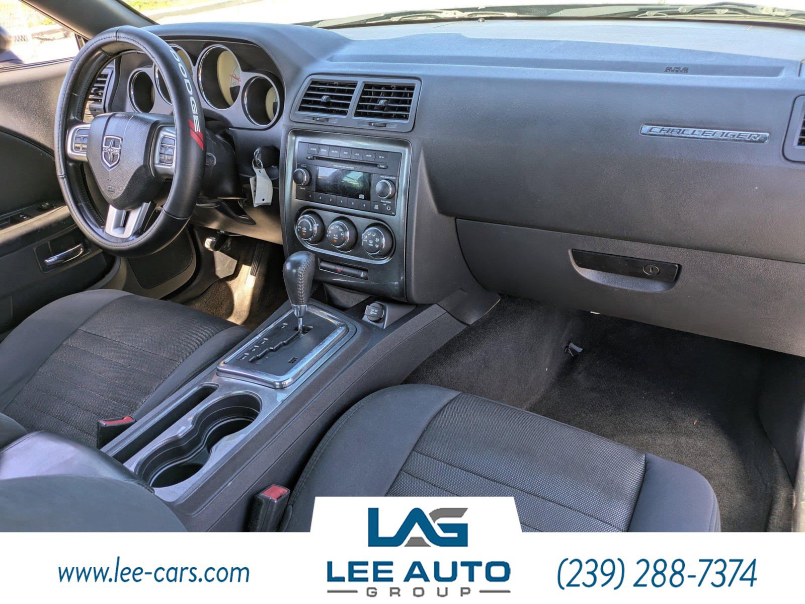 Used 2014 Dodge Challenger SXT RWD image 12