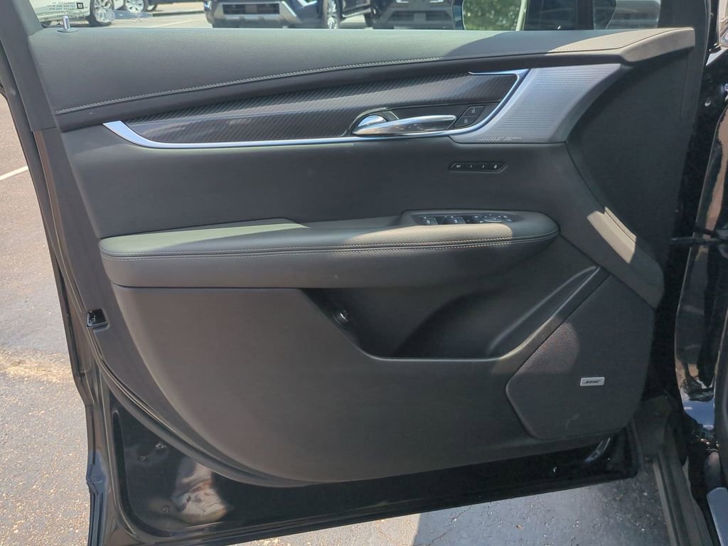 Used 2024 Cadillac XT6 Sport w/ Technology Package image 23