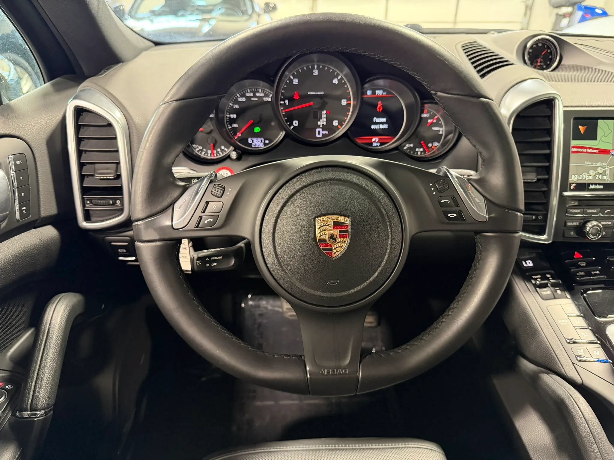 Used 2014 Porsche Cayenne Diesel Platinum Edition AWD/4WD image 14