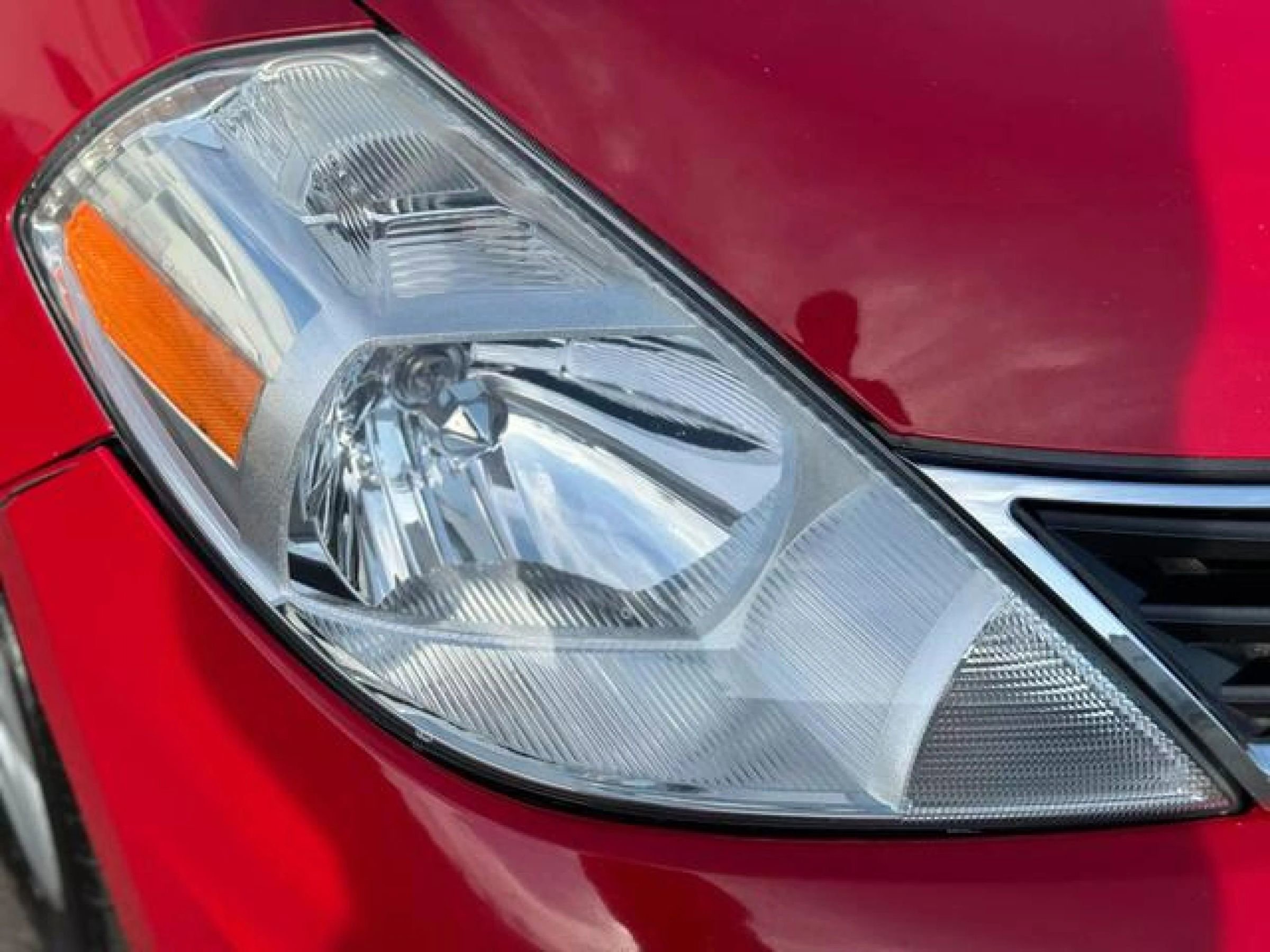 Used 2012 Nissan Versa Hatchback FWD image 7