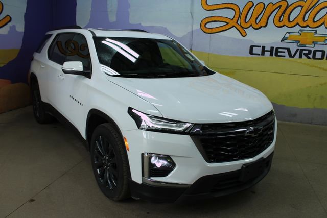 Used 2023 Chevrolet Traverse RS w/ LPO, Floor Liner Package AWD/4WD image 2