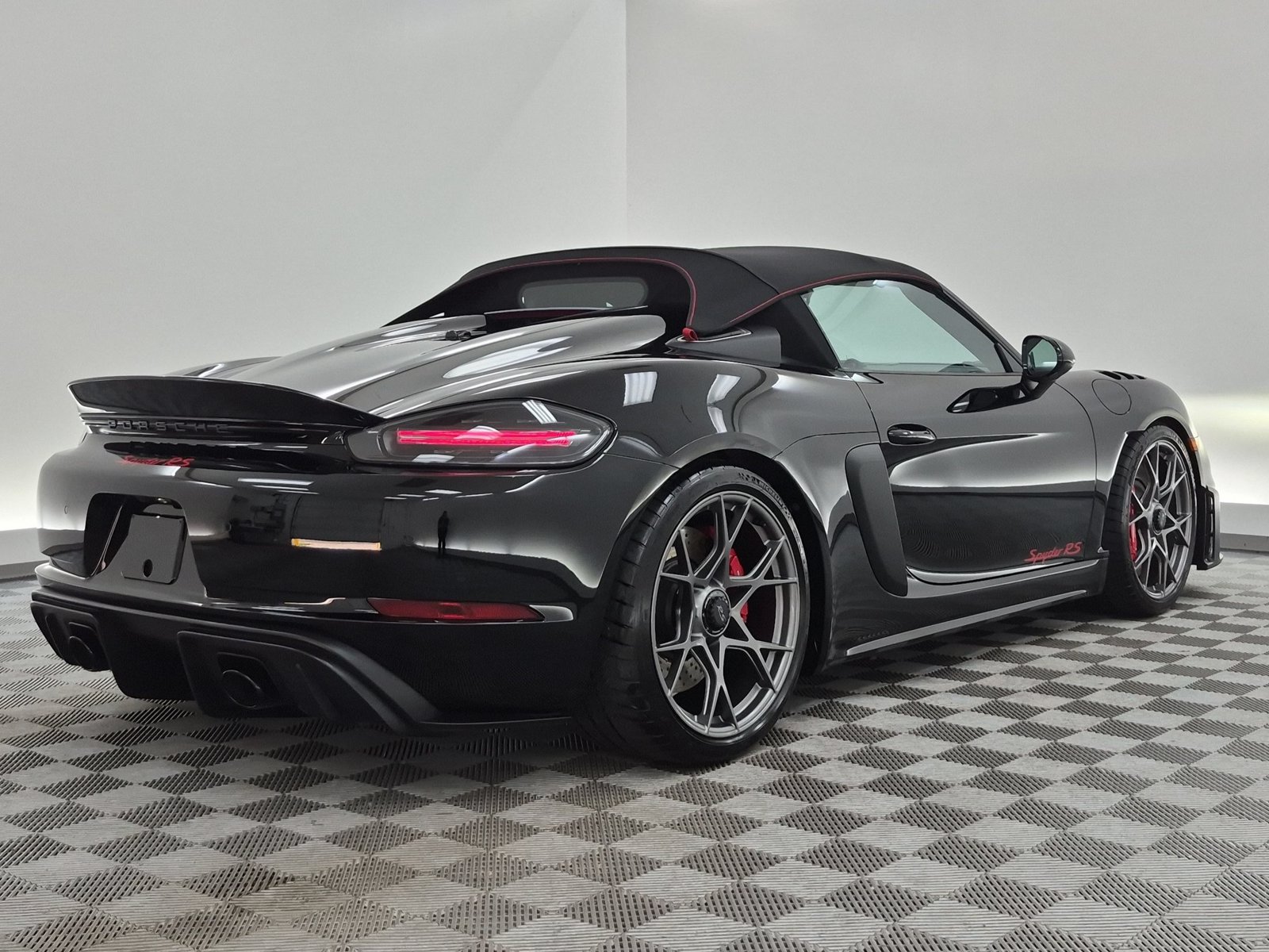 Certified 2025 Porsche 718 Boxster Spyder RS RWD image 9