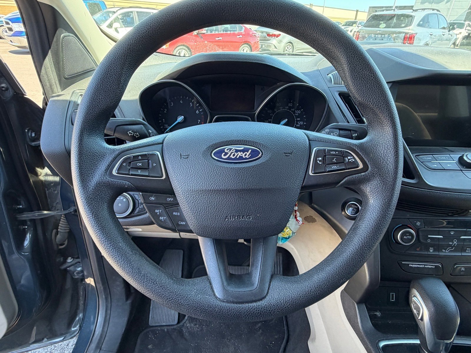 Used 2019 Ford Escape SE image 10