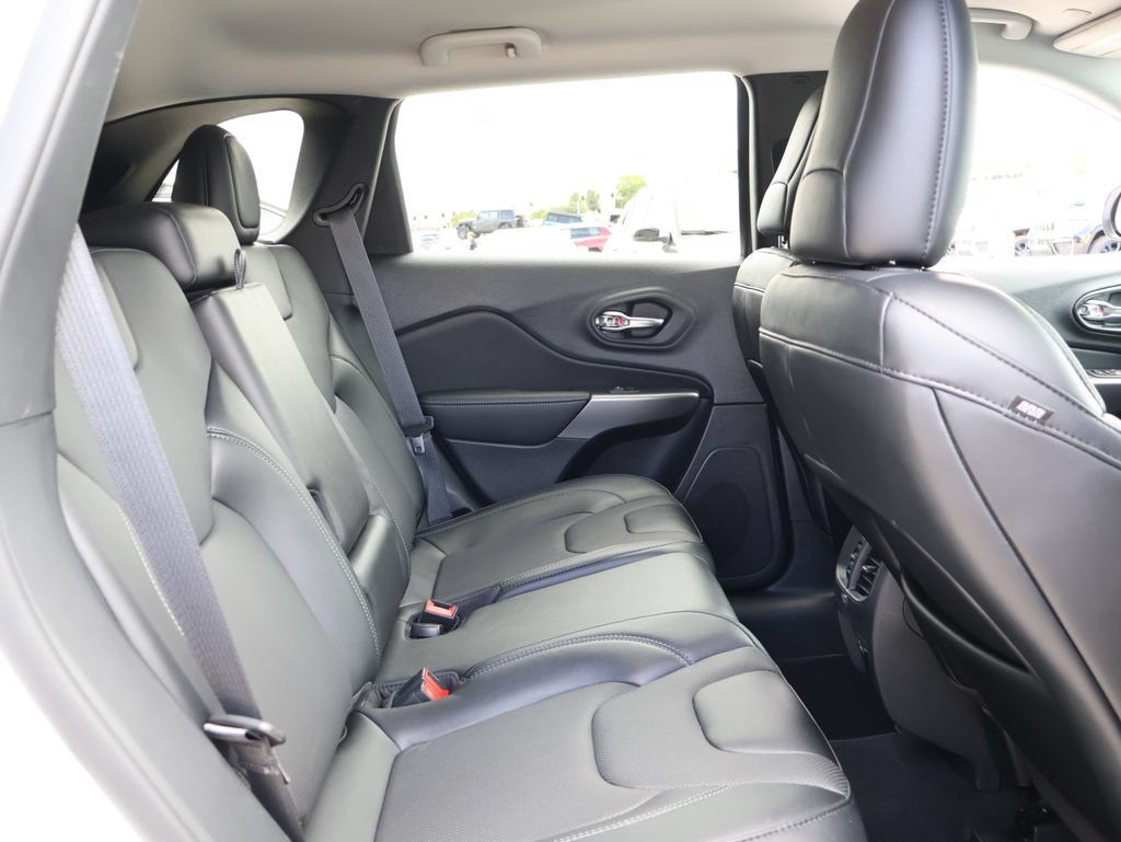 Used 2022 Jeep Cherokee Latitude Lux AWD/4WD image 11