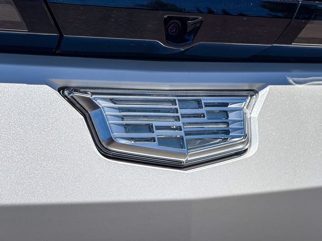 Certified 2024 Cadillac Lyriq Luxury AWD/4WD image 4
