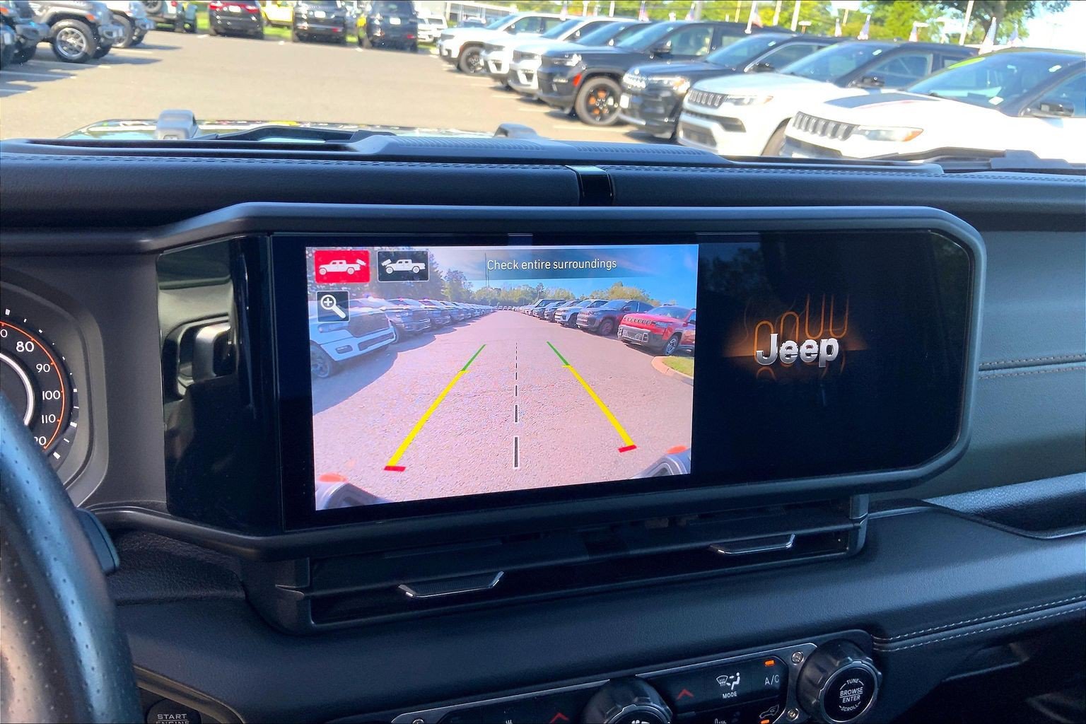 Certified 2024 Jeep Gladiator Mojave AWD/4WD image 28