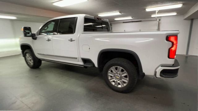 Certified 2024 Chevrolet Silverado 2500 High Country w/ High Country Premium Package AWD/4WD image 6