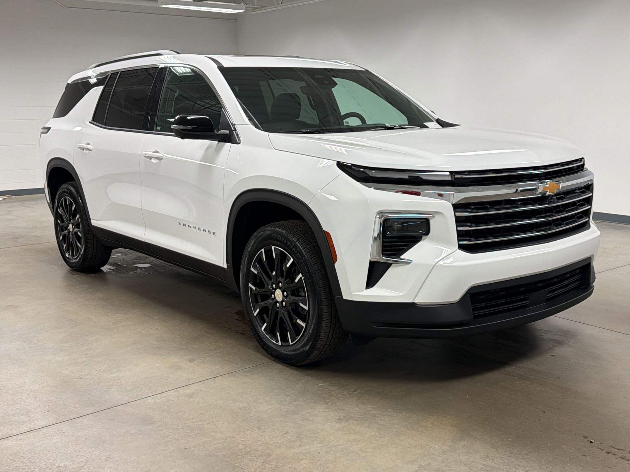 New 2026 Chevrolet Traverse LT w/ Sun and Wheel Package image 7