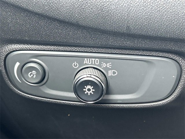 Used 2022 Chevrolet Equinox LT image 32