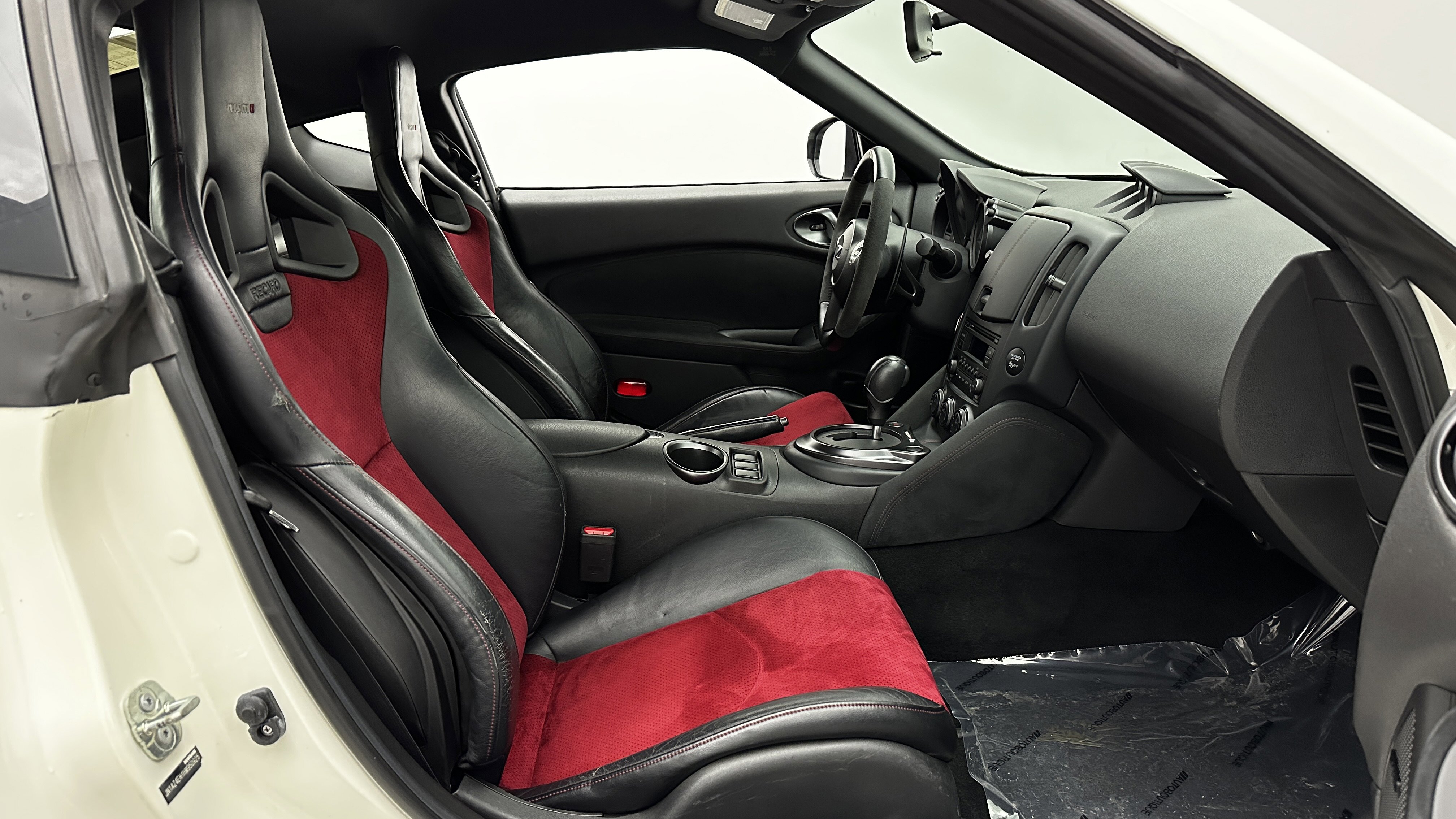 Used 2017 Nissan 370Z NISMO image 30