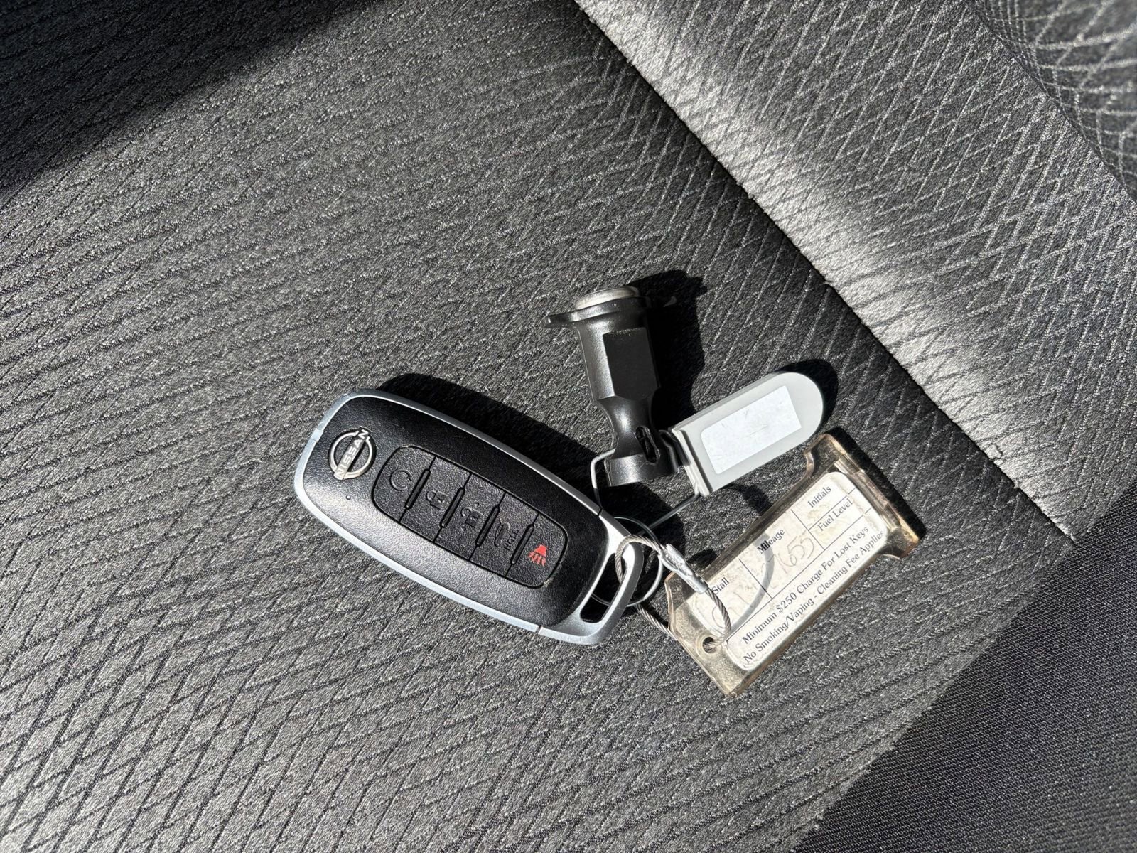 Used 2025 Nissan Rogue SV FWD image 22