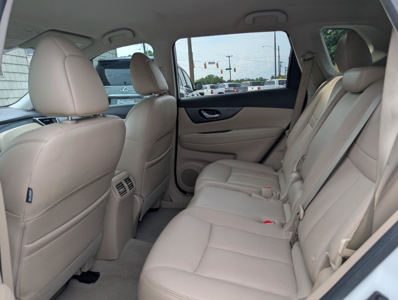 Used 2015 Nissan Rogue SL FWD image 17