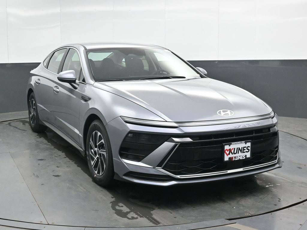 New 2026 Hyundai Sonata Blue FWD image 4
