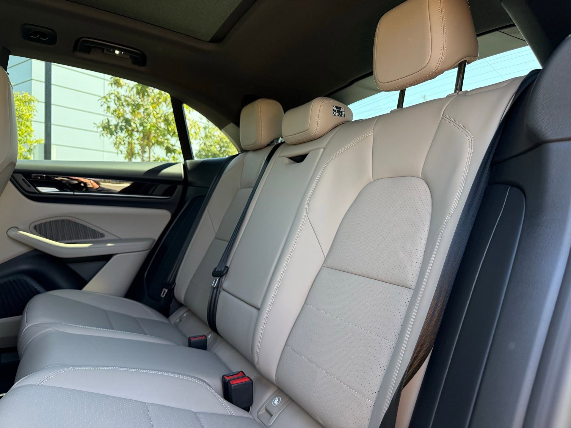 Used 2025 Porsche Macan Electric image 26