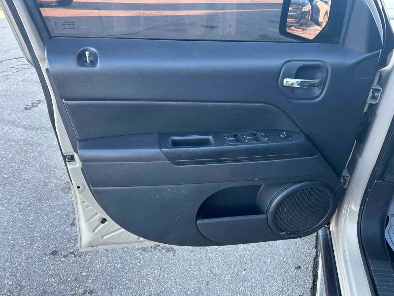 Used 2017 Jeep Patriot High Altitude image 14