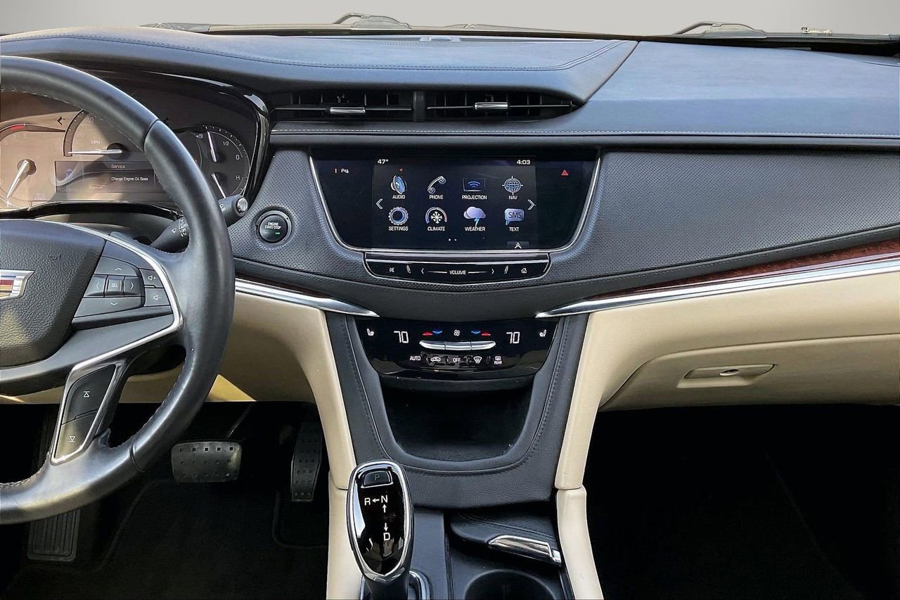 Used 2017 Cadillac XT5 Luxury w/ Driver Awareness Package image 13