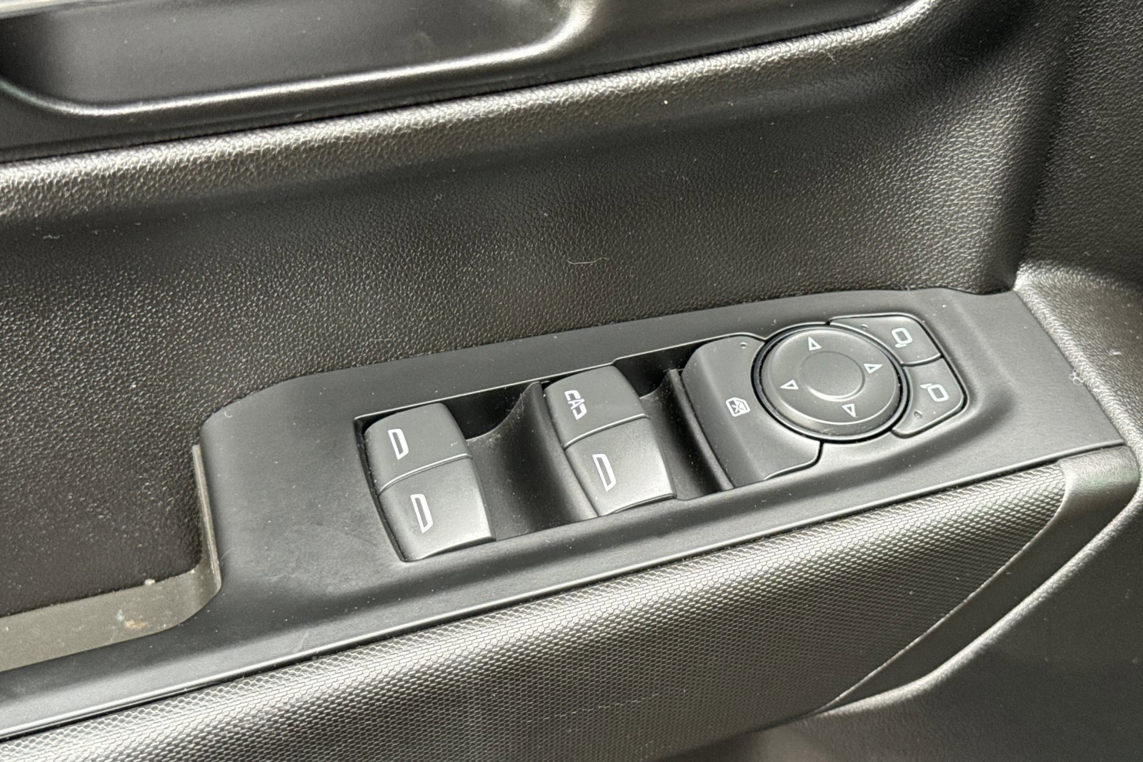 Used 2021 Chevrolet Silverado 1500 Custom w/ Rally Edition image 11