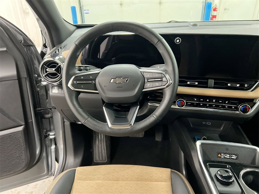 Used 2025 Chevrolet Equinox ACTIV w/ Safety and Technology Package image 20