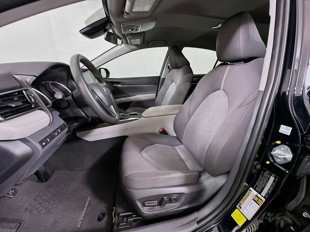 Used 2022 Toyota Camry LE image 20