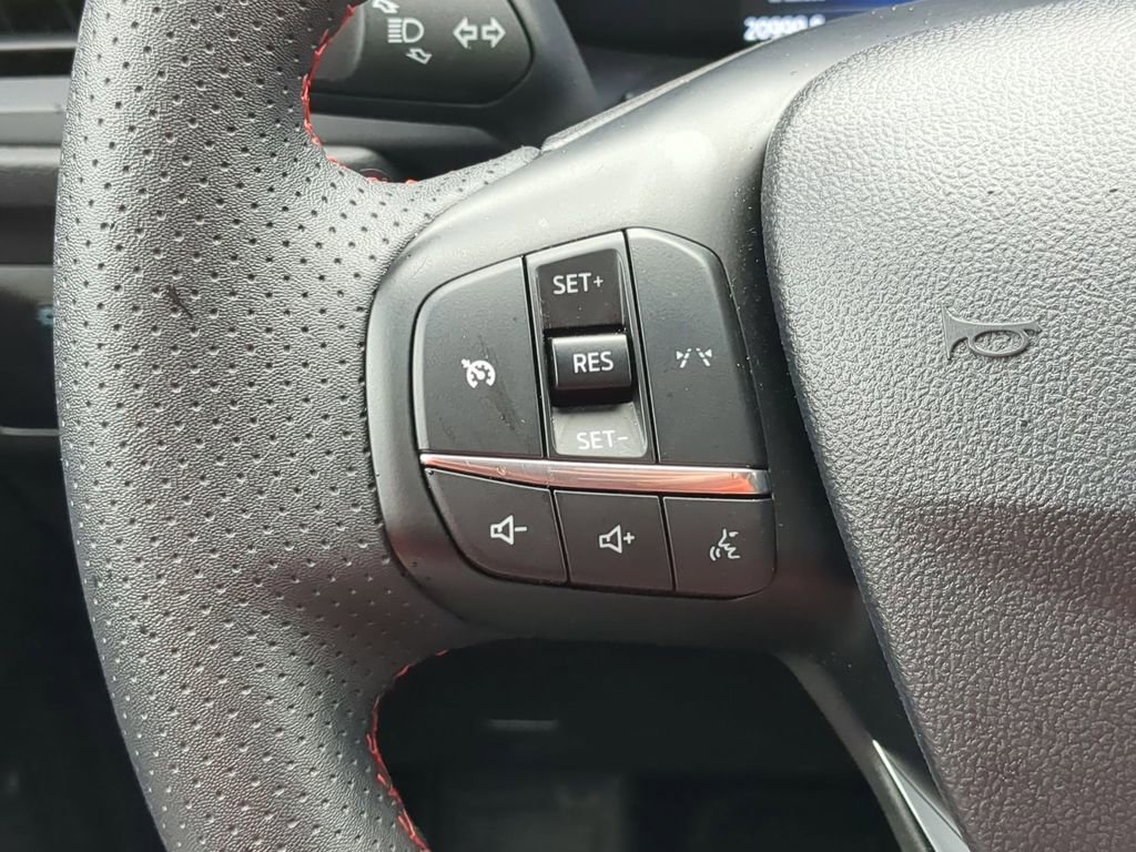 Used 2025 Ford Escape ST-Line image 20