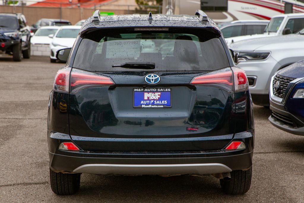 Used 2018 Toyota RAV4 LE image 6