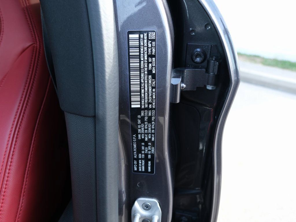 Used 2024 Alfa Romeo Stelvio Veloce image 41