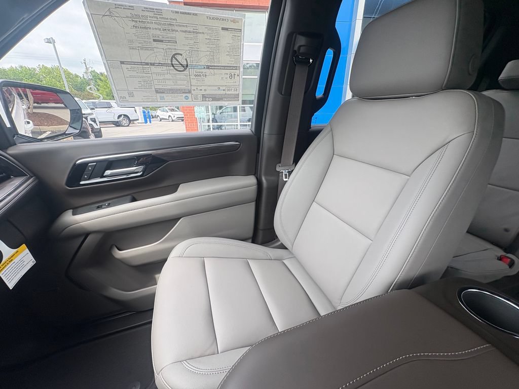 New 2026 Chevrolet Suburban LT w/ Comfort Package AWD/4WD image 12