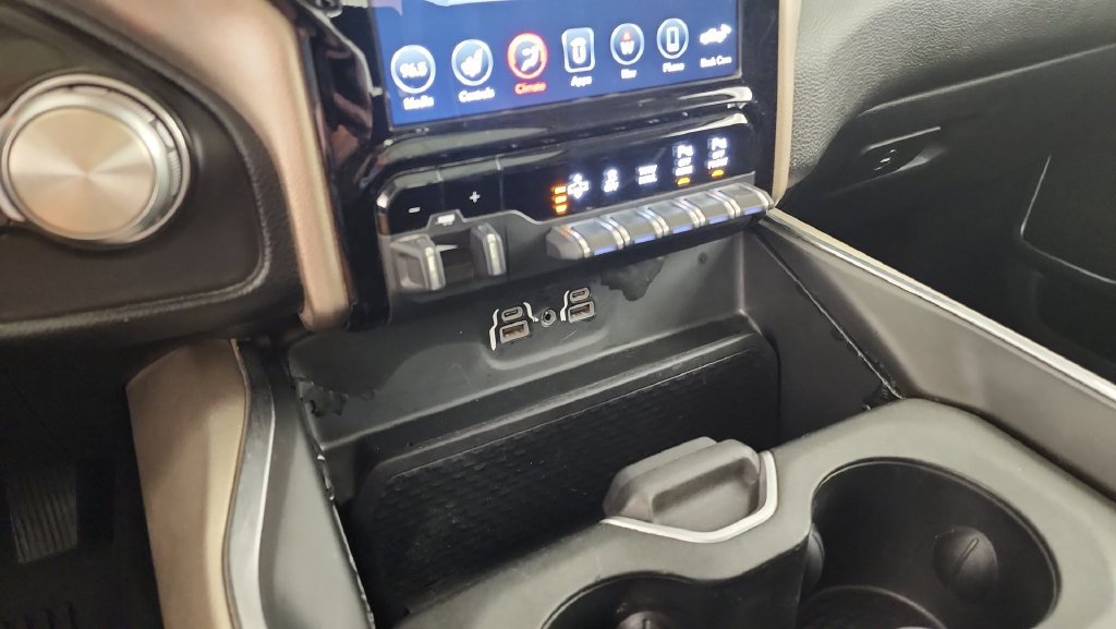 Used 2020 RAM 1500 Laramie AWD/4WD image 18