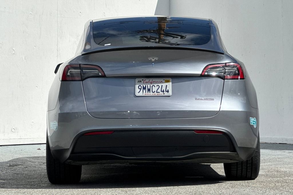 Used 2024 Tesla Model Y Performance image 4