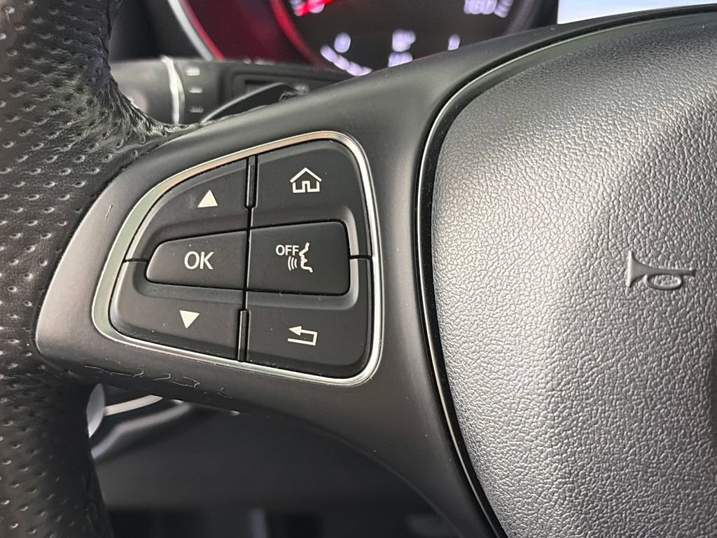 Used 2018 Mercedes-Benz GLC 300 4MATIC image 17