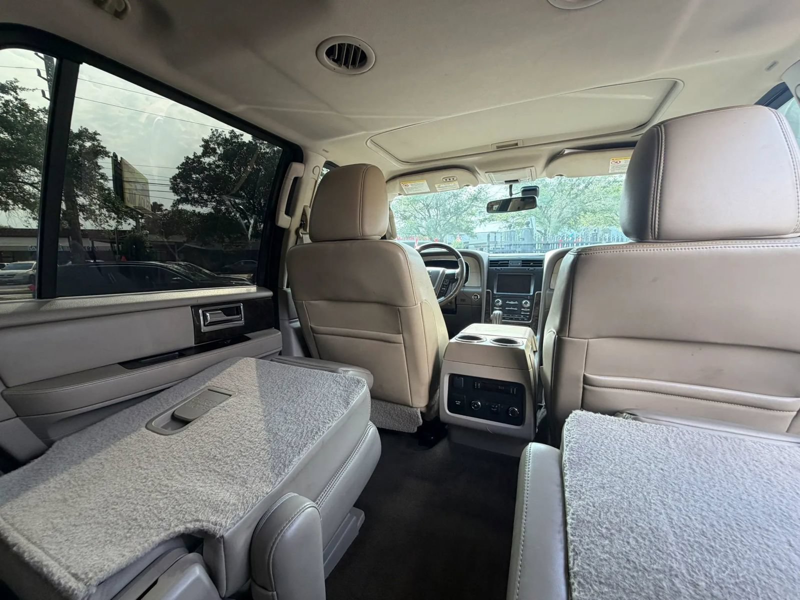 Used 2015 Lincoln Navigator 4WD image 15