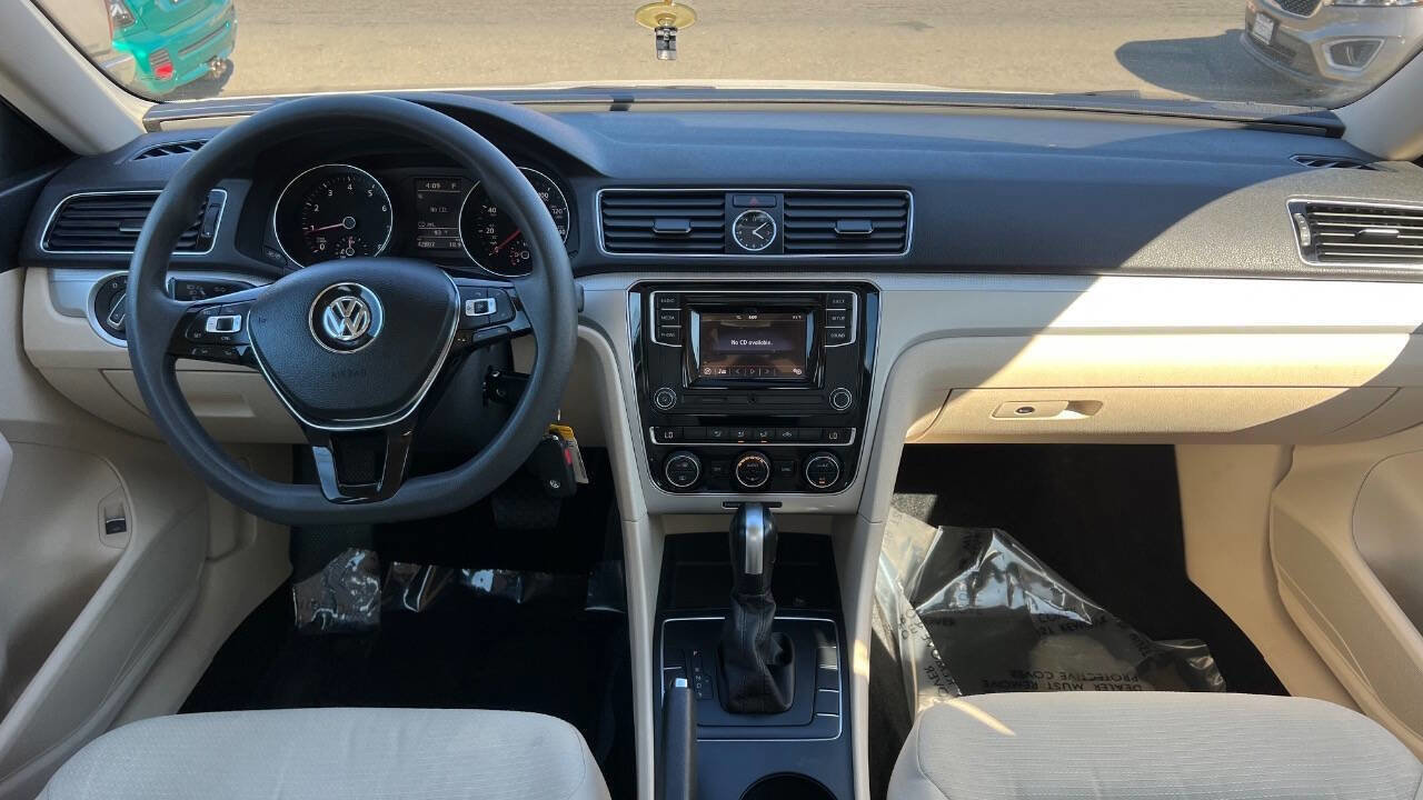 Used 2017 Volkswagen Passat 1.8T S image 9