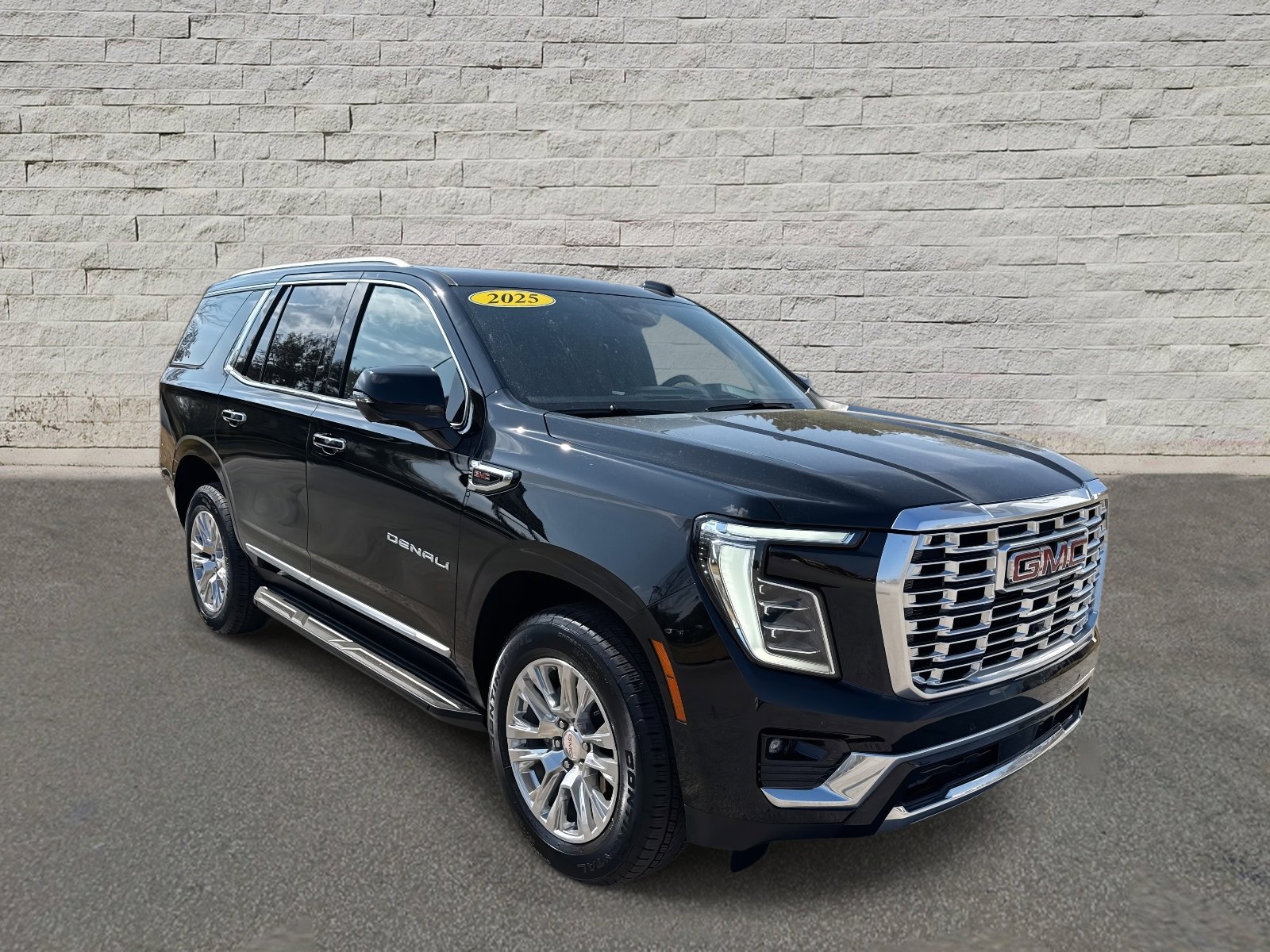 Used 2025 GMC Yukon Denali image 3