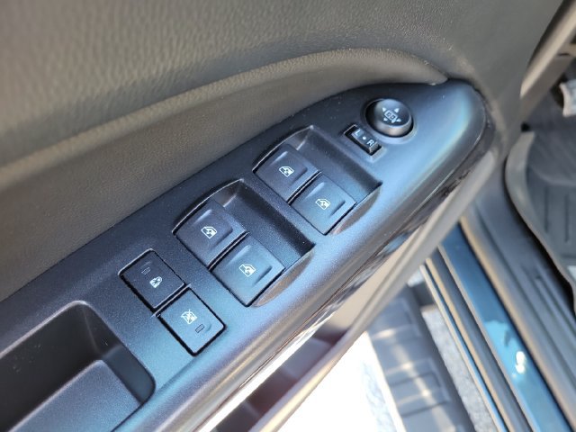 Used 2020 GMC Canyon SLE w/ Driver Alert Package RWD image 16