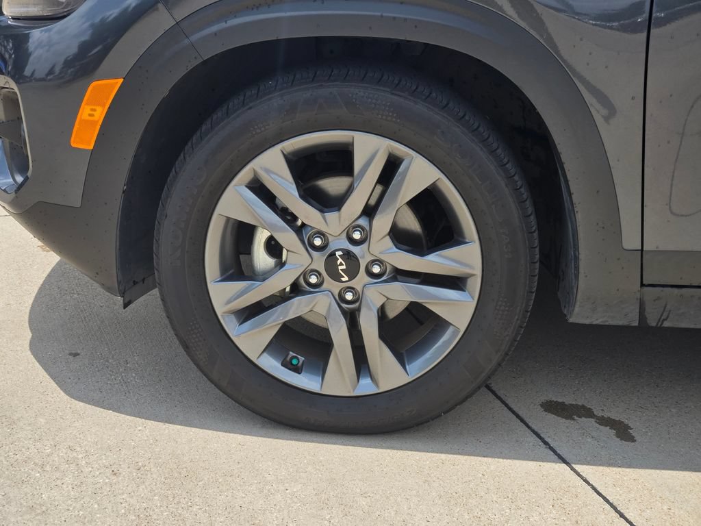 Certified 2023 Kia Seltos S w/ Navigation Package FWD image 17