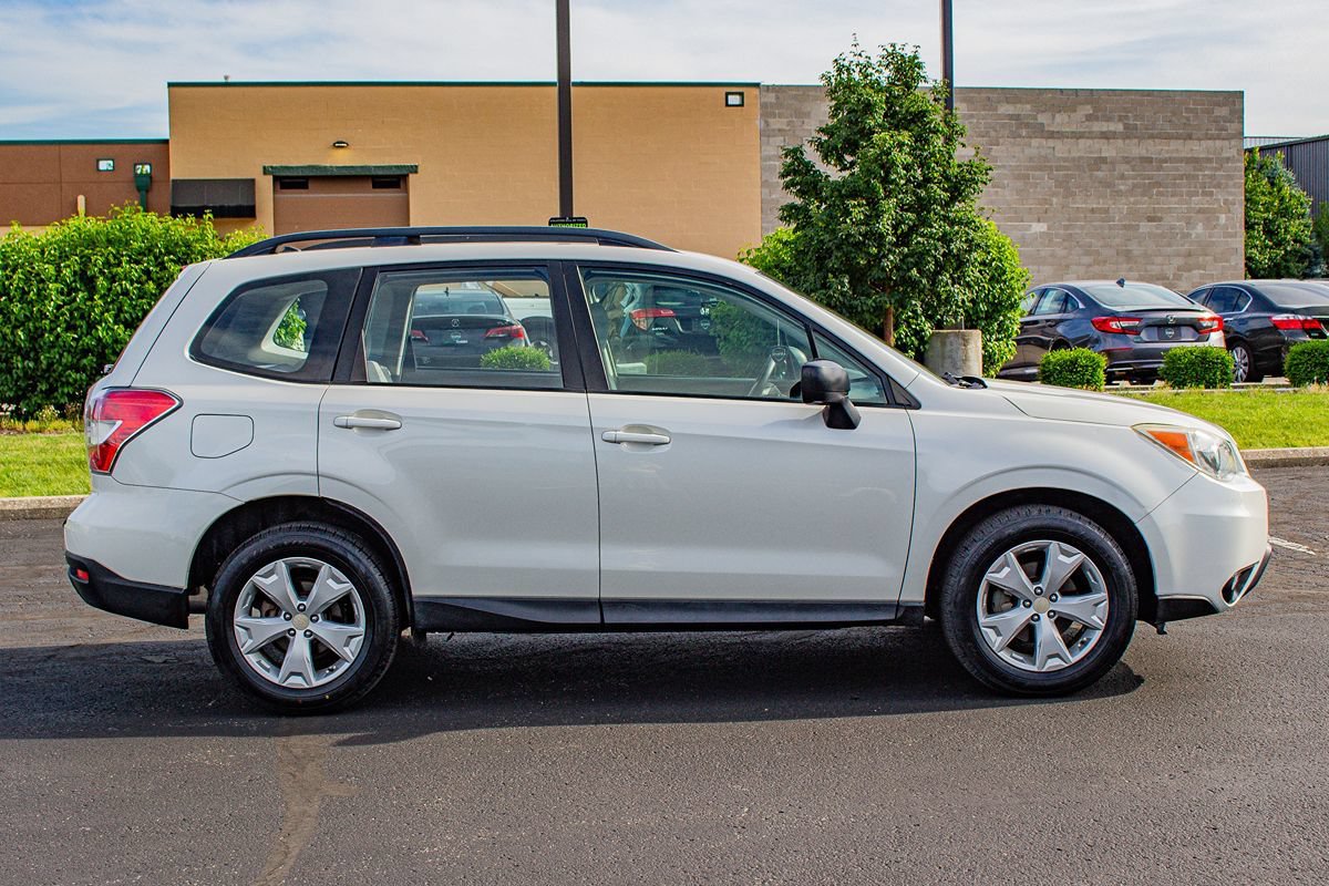 Used 2015 Subaru Forester 2.5i w/ Alloy Wheel Package AWD/4WD image 8