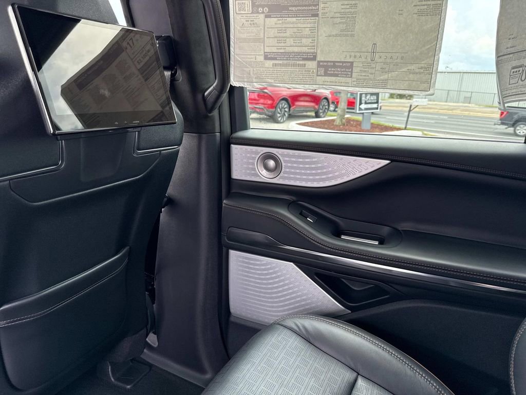 New 2025 Lincoln Navigator L Black Label image 16