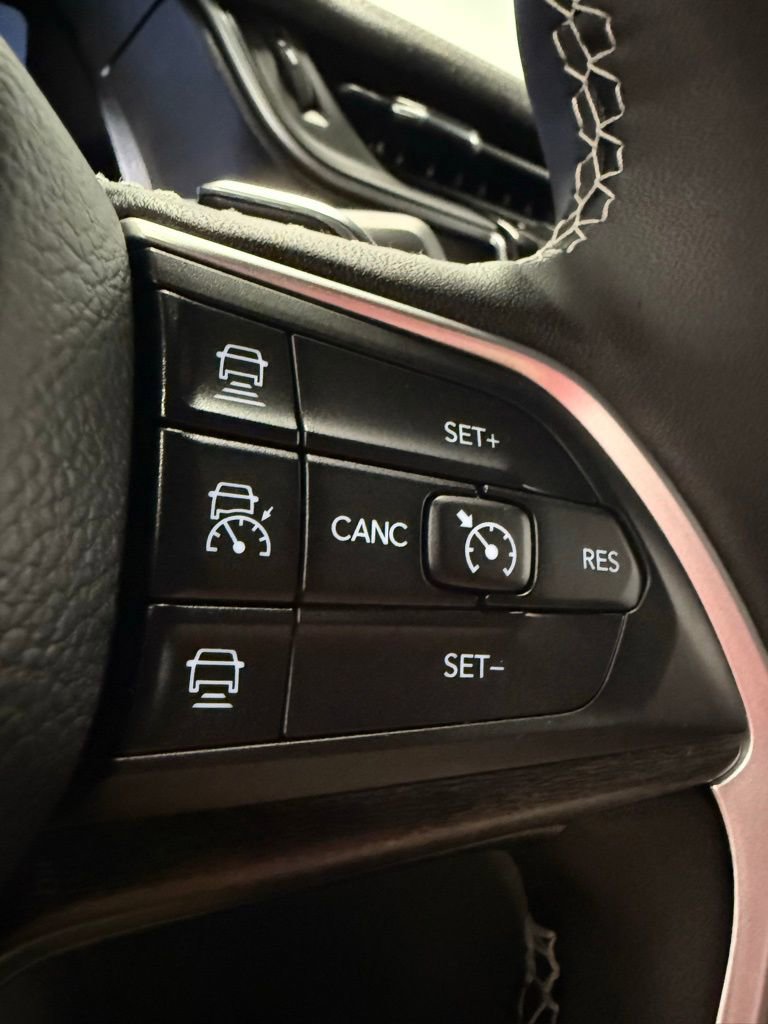 Used 2025 Jeep Grand Cherokee Limited image 36