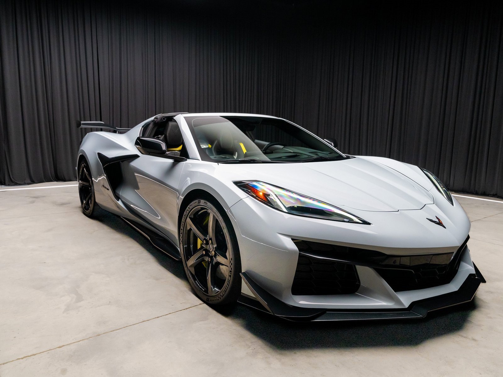 Used 2023 Chevrolet Corvette Z06 w/ Z07 Performance Package image 61