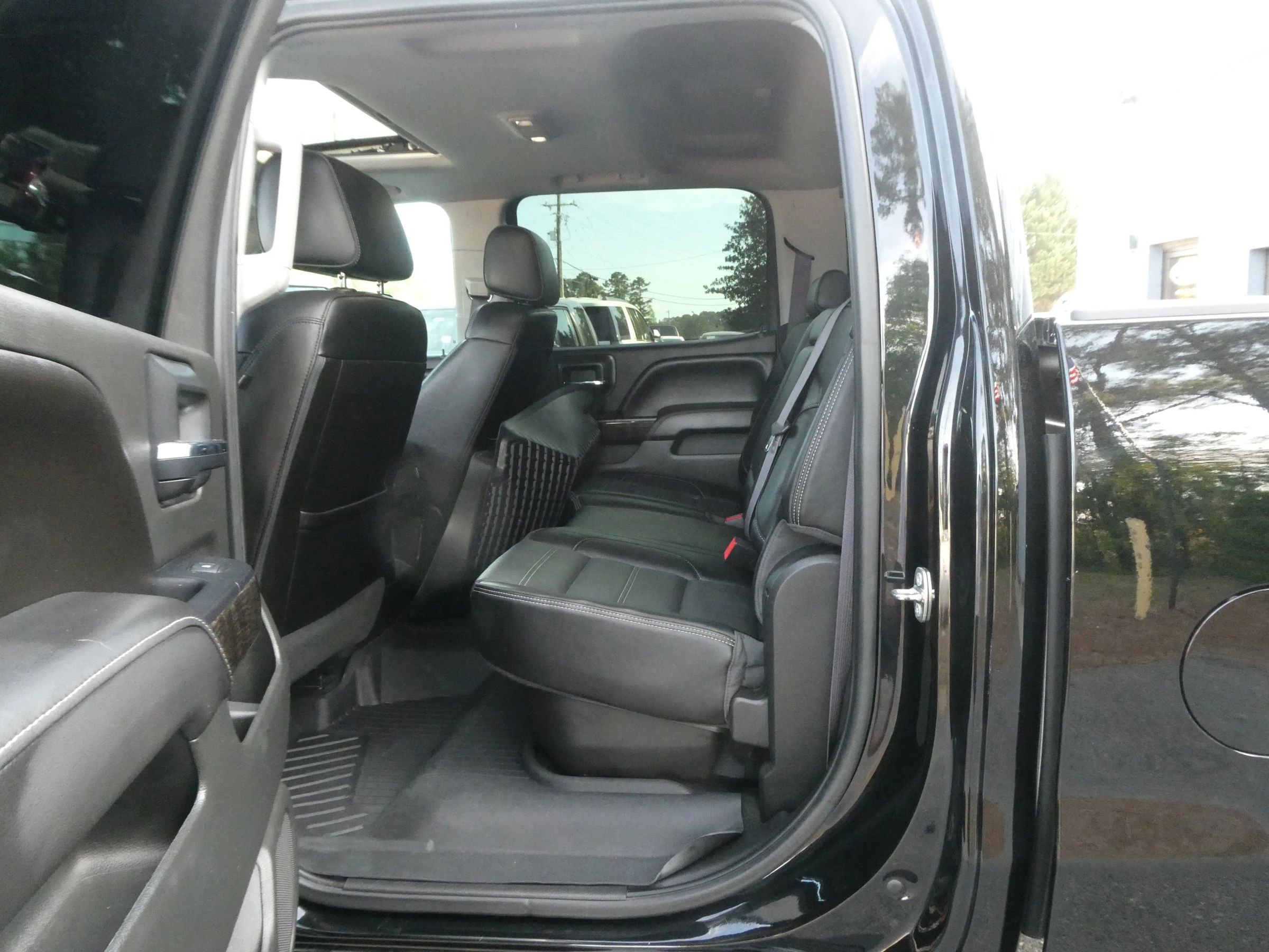 Used 2016 GMC Sierra 1500 Denali w/ Enhanced Driver Alert Package AWD/4WD image 32