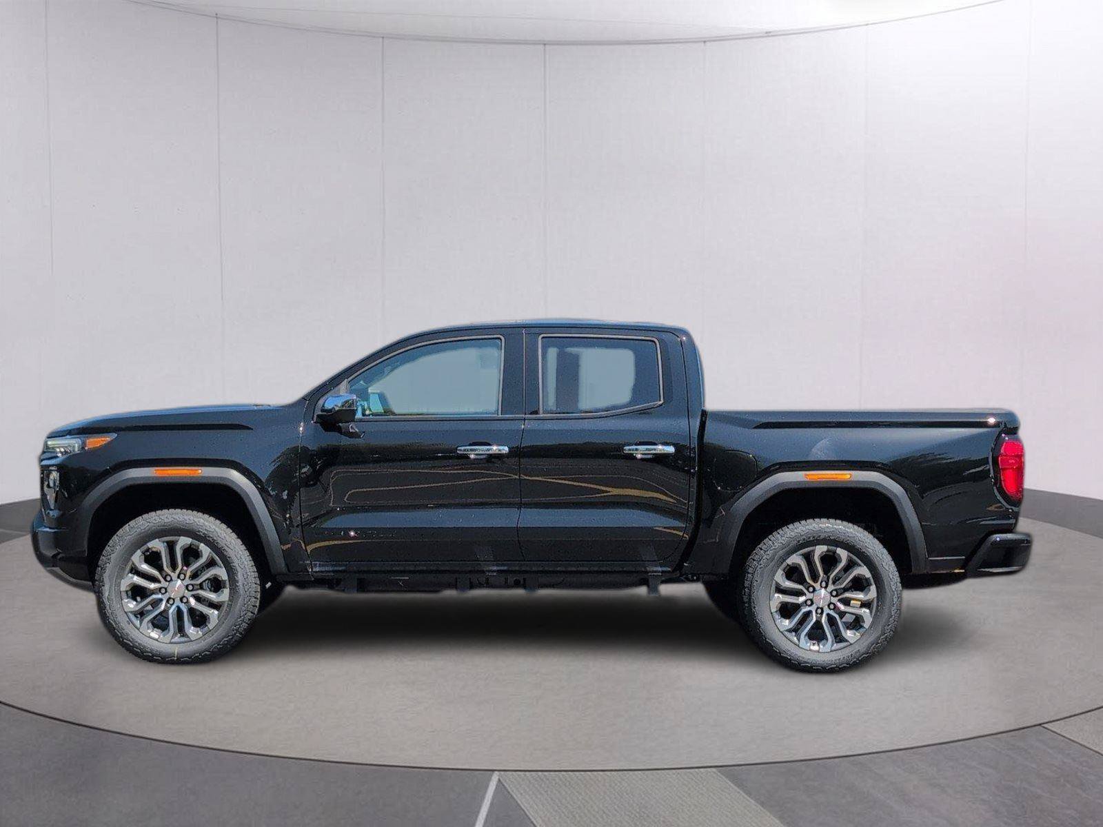 New 2026 GMC Canyon Denali w/ LPO, Black Badging Package AWD/4WD image 47