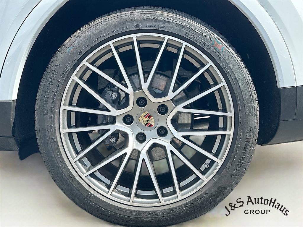 Used 2022 Porsche Cayenne Platinum Edition AWD/4WD image 37