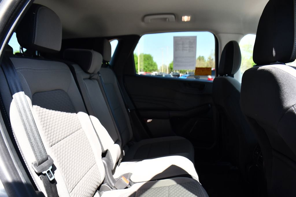 Used 2022 Ford Escape SE w/ SE Sport Appearance Package AWD/4WD image 19