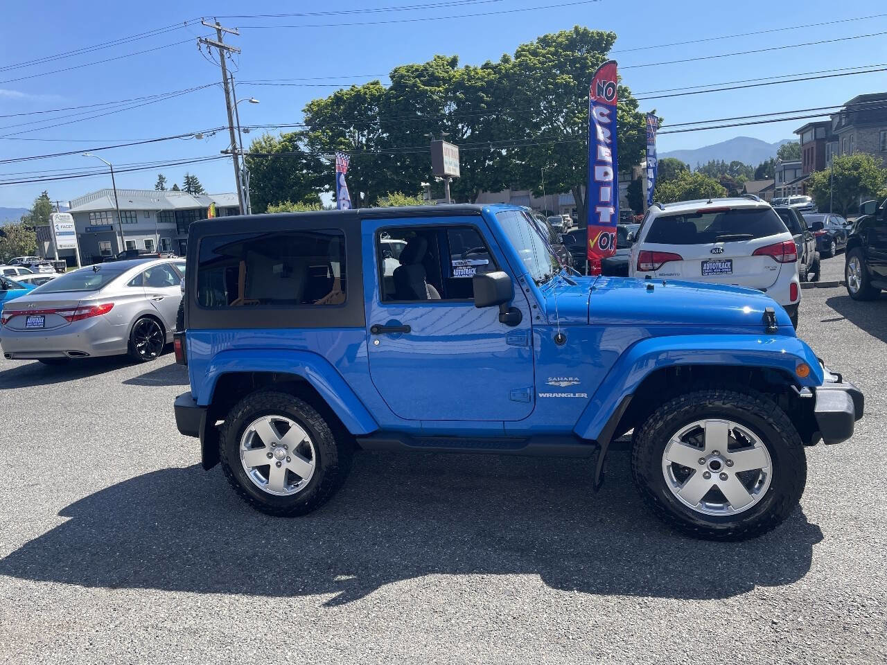 Used 2011 Jeep Wrangler Sahara AWD/4WD image 1