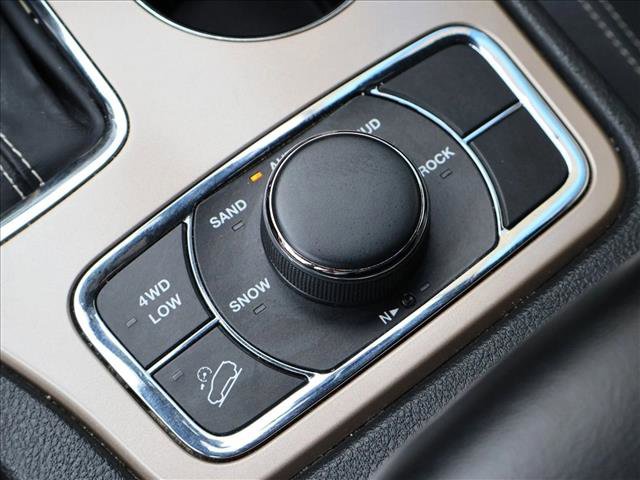 Used 2017 Jeep Grand Cherokee Limited AWD/4WD image 18