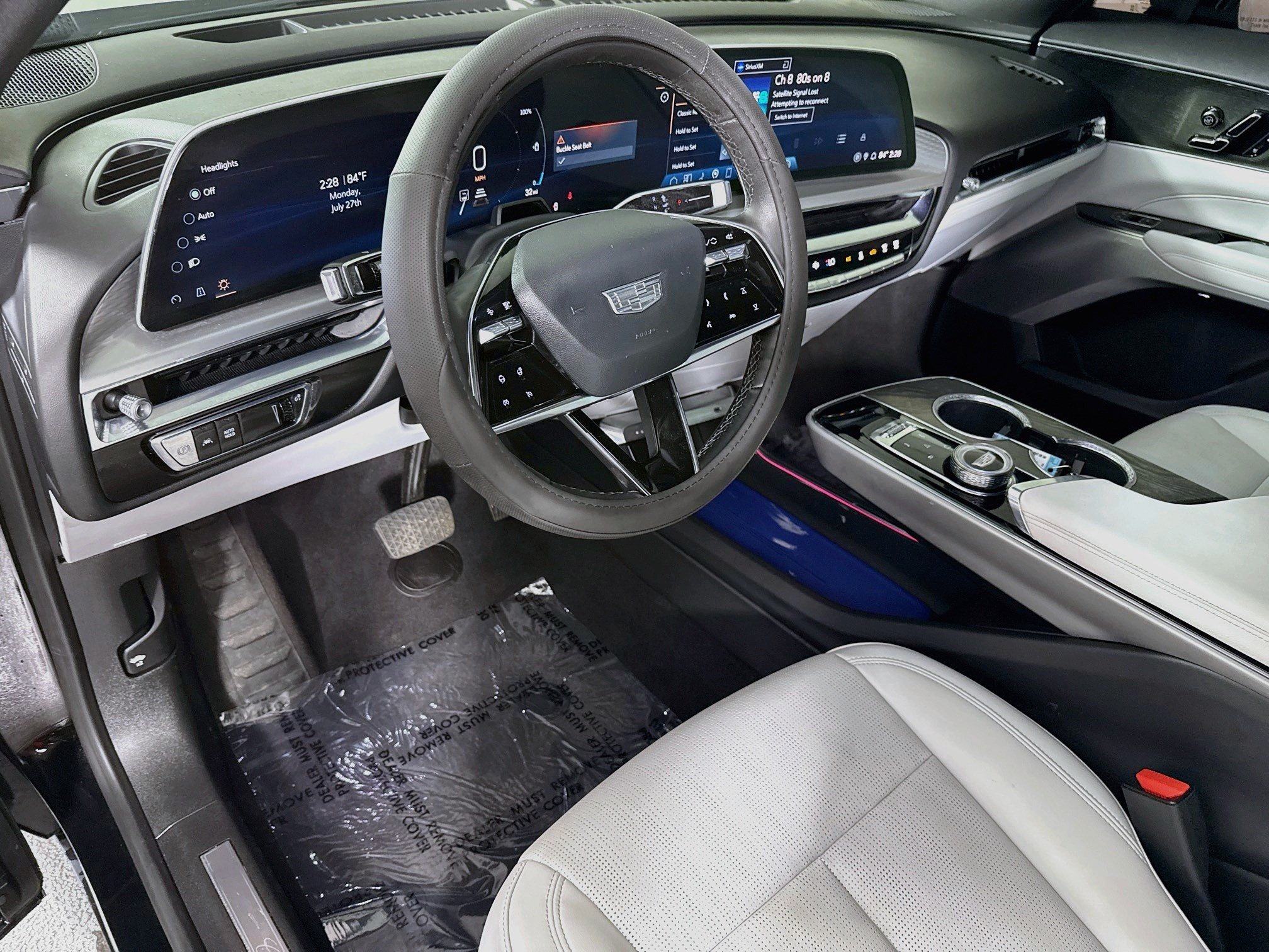Used 2023 Cadillac Lyriq AWD image 23