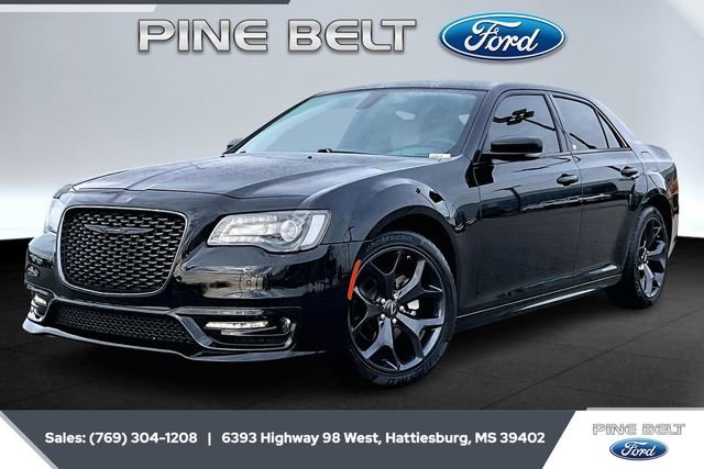 Used 2023 Chrysler 300 Touring L image 10