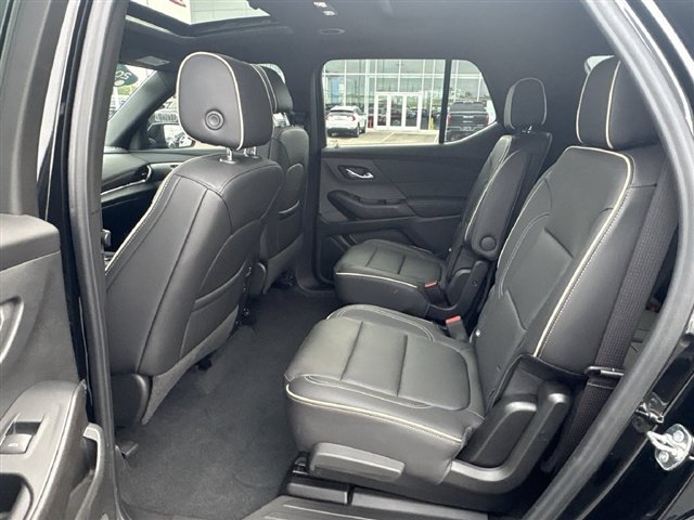 Used 2023 Chevrolet Traverse Premier w/ Redline Edition AWD/4WD image 25