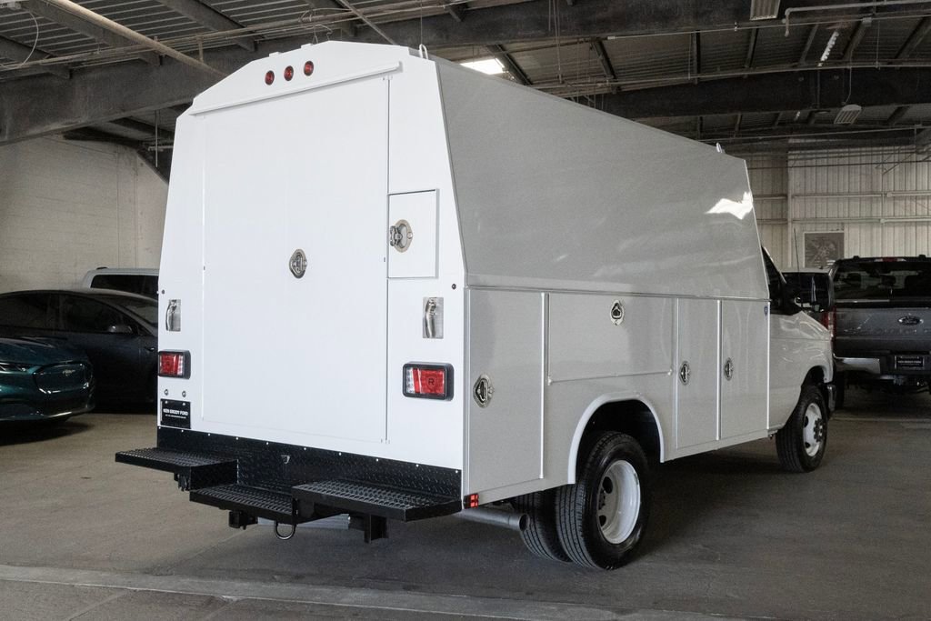 New 2026 Ford E-350 and Econoline 350 Super Duty w/ Power Equipment Group image 8