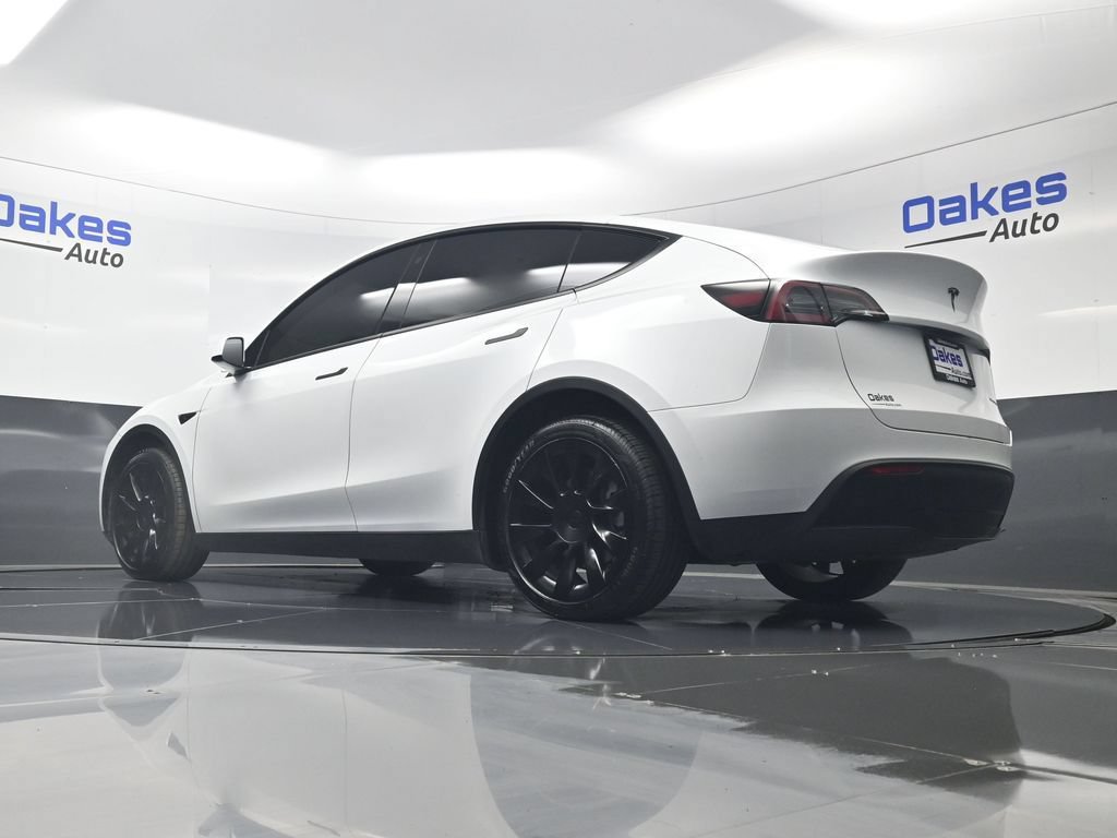 Used 2023 Tesla Model Y Long Range AWD/4WD image 39